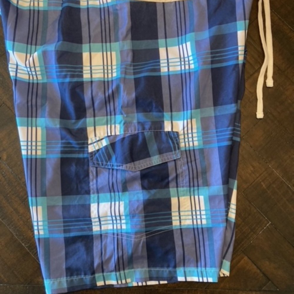 Men Swimming Trunks/Board Shorts - Picture 3 of 5